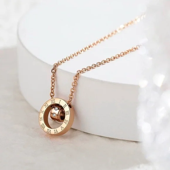 ✨ 18k gold plated rose gold Roman numeral necklace - Picture 3 of 11